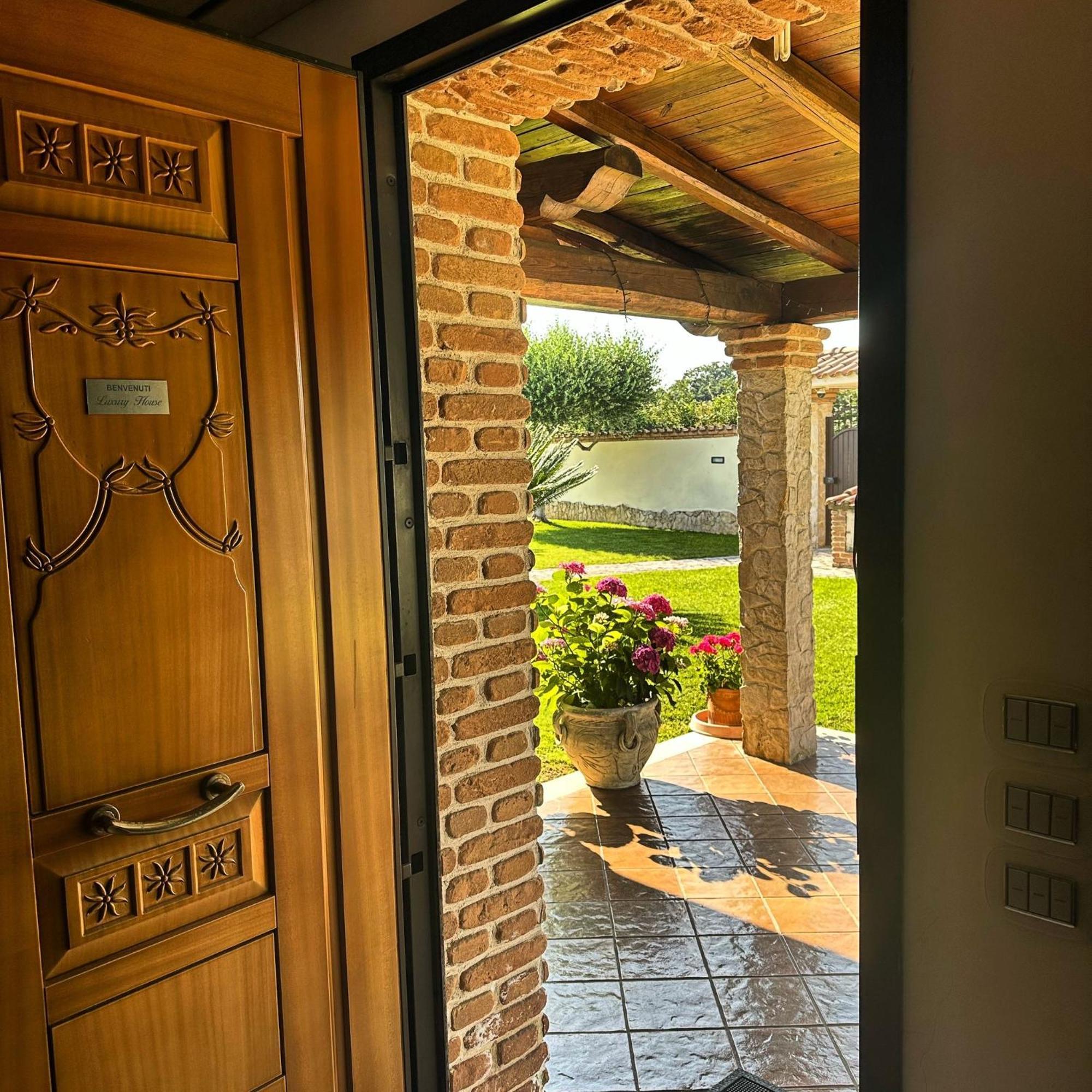 Gold House Luxury Anzio Exterior foto