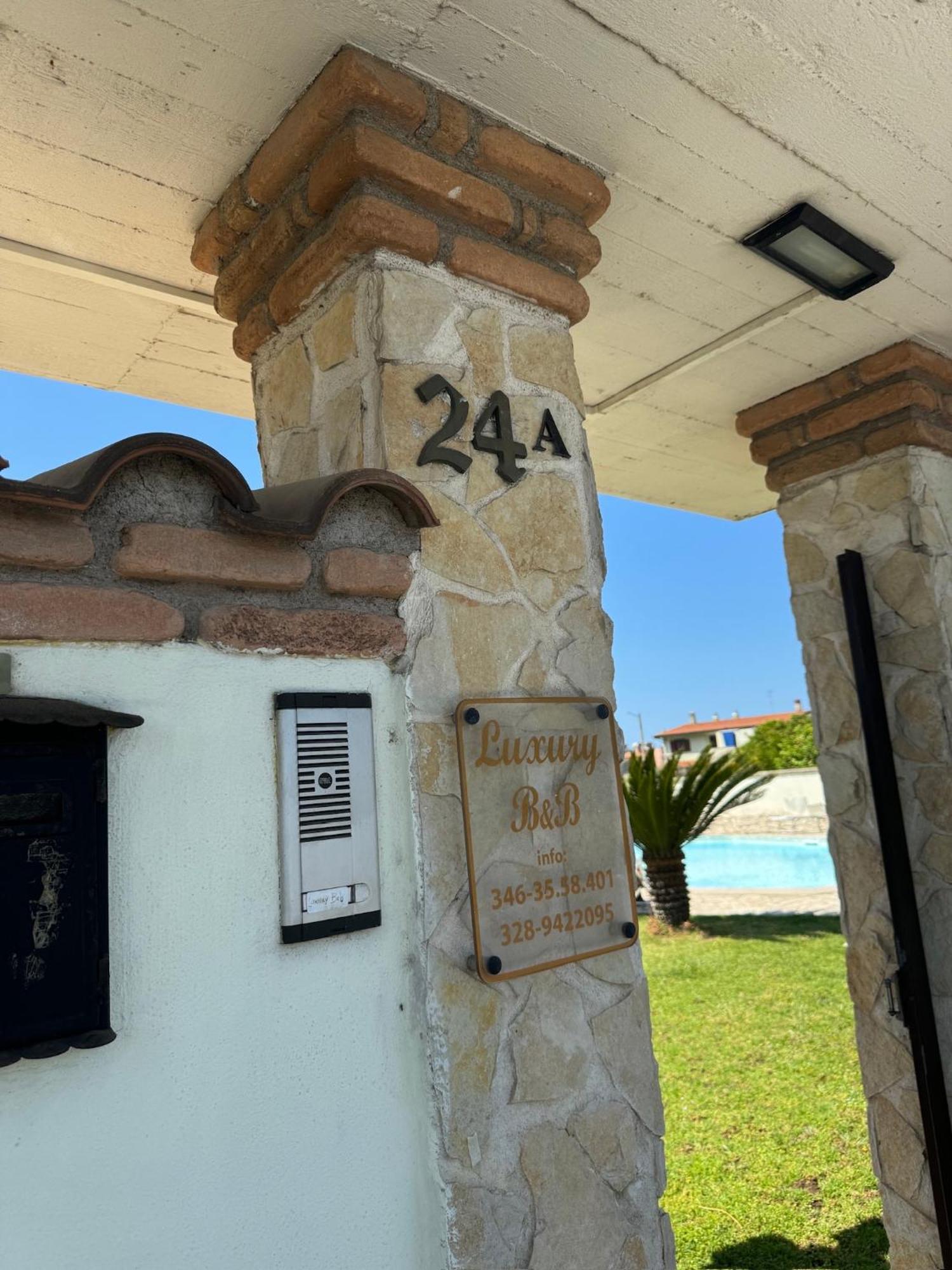 Gold House Luxury Anzio Exterior foto