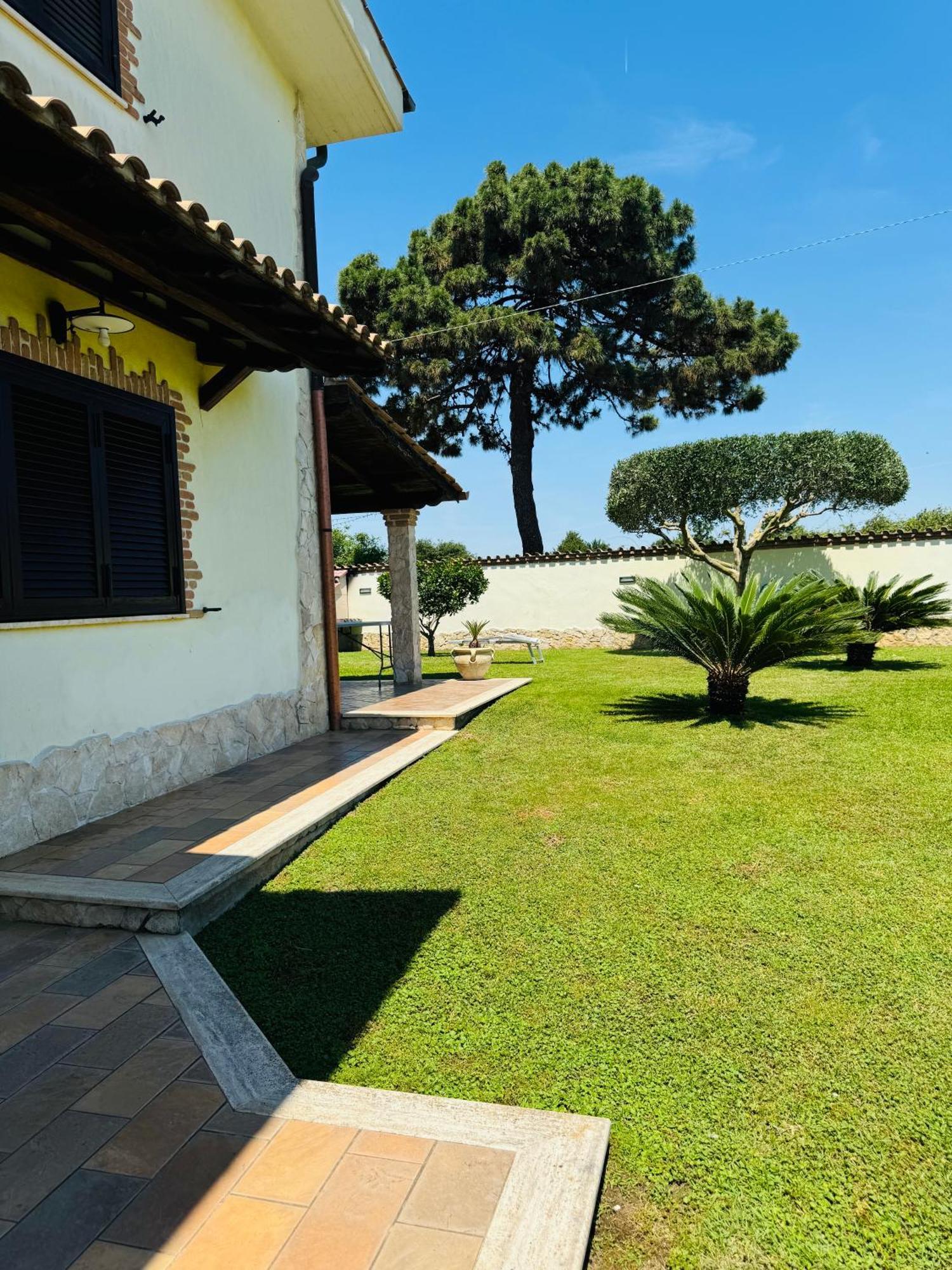 Gold House Luxury Anzio Exterior foto