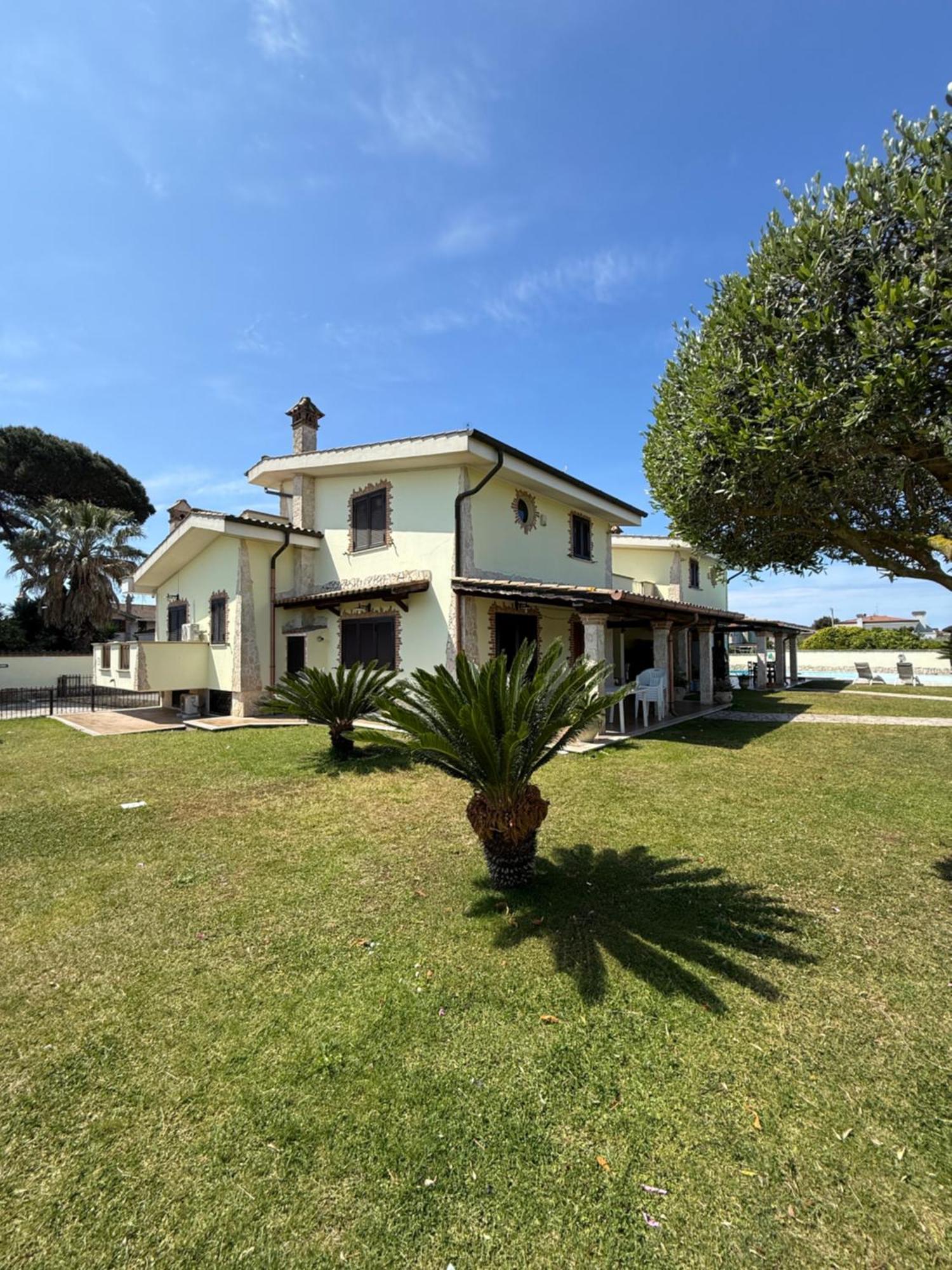 Gold House Luxury Anzio Exterior foto